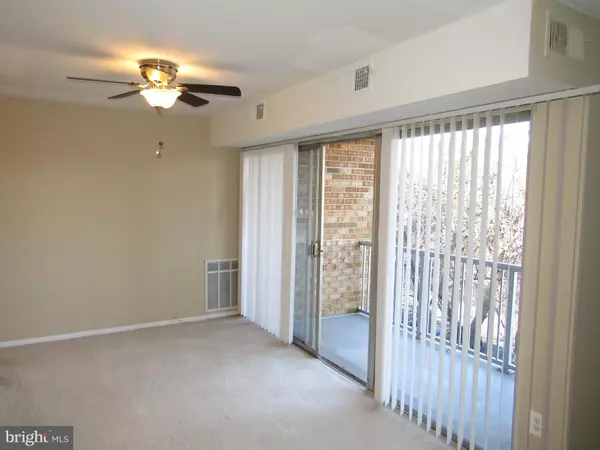 Falls Church, VA 22042,2909 CHARING CROSS RD #14