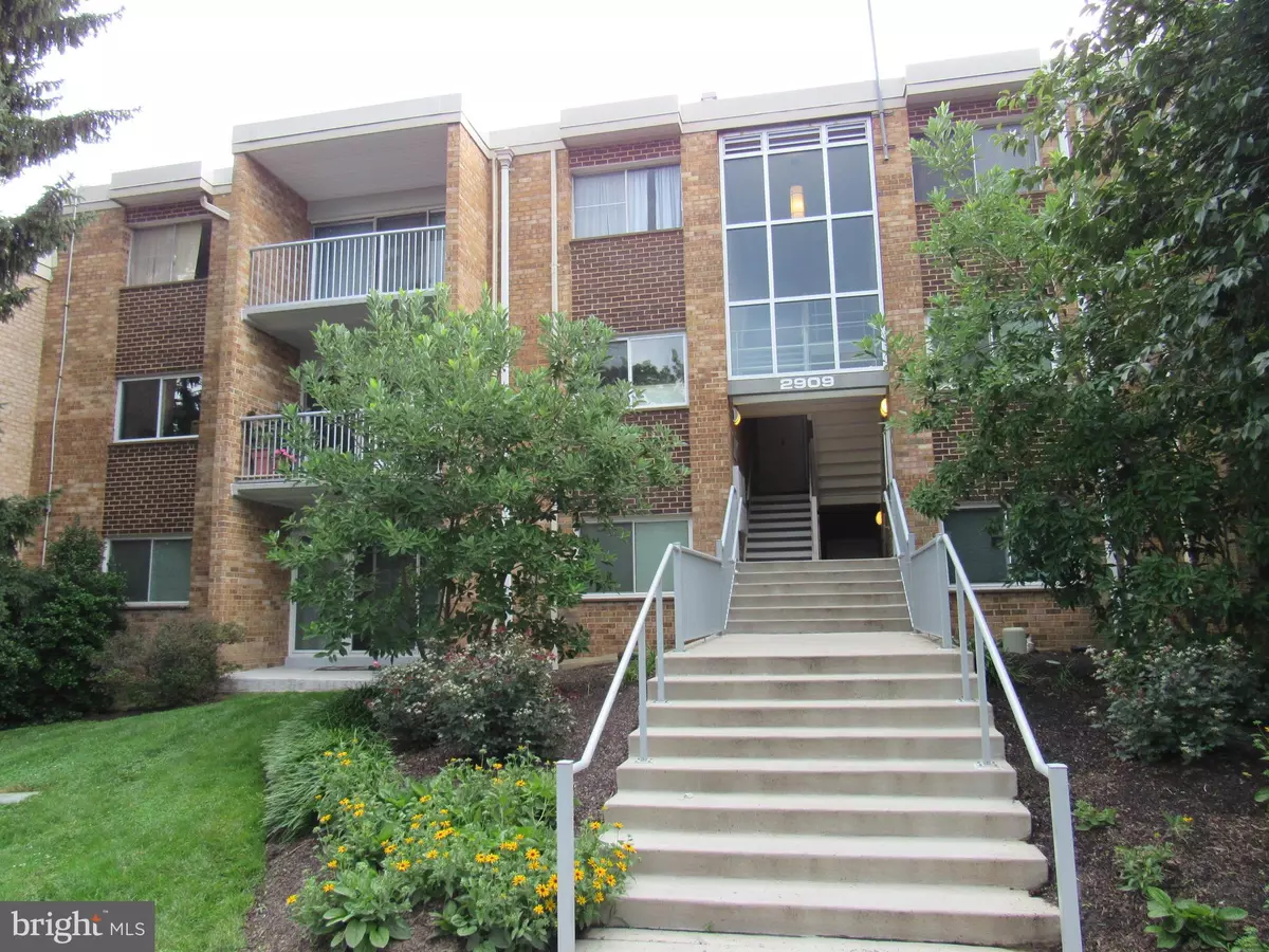 Falls Church, VA 22042,2909 CHARING CROSS RD #14