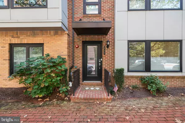 Alexandria, VA 22304,428 STABLER LN