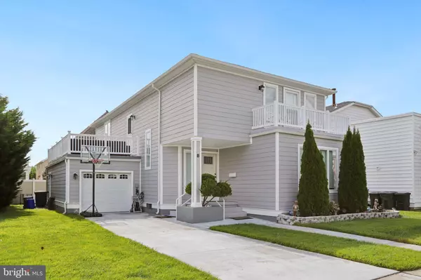 Margate City, NJ 08402,8 SEASIDE CT