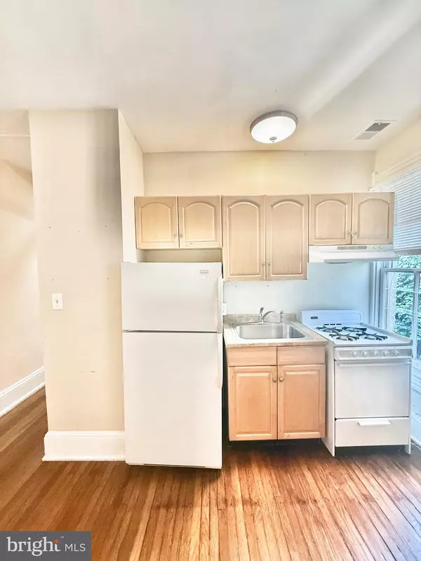 Alexandria, VA 22314,911 PRINCE ST #4