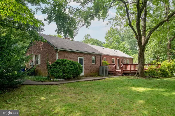 Alexandria, VA 22311,5708 DAWES AVE