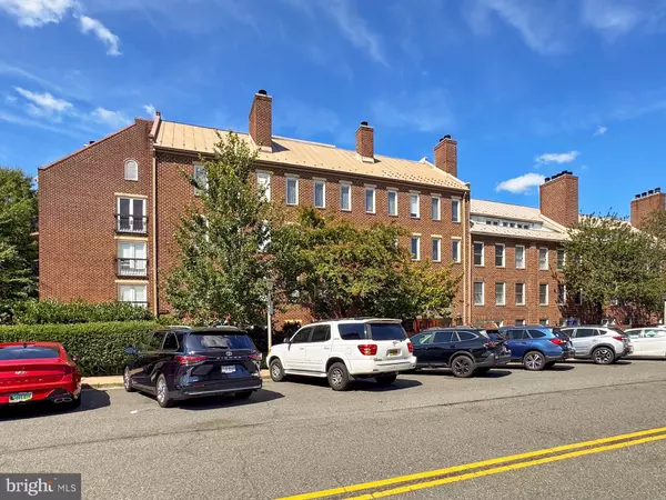 Alexandria, VA 22314,801 S PITT ST #435