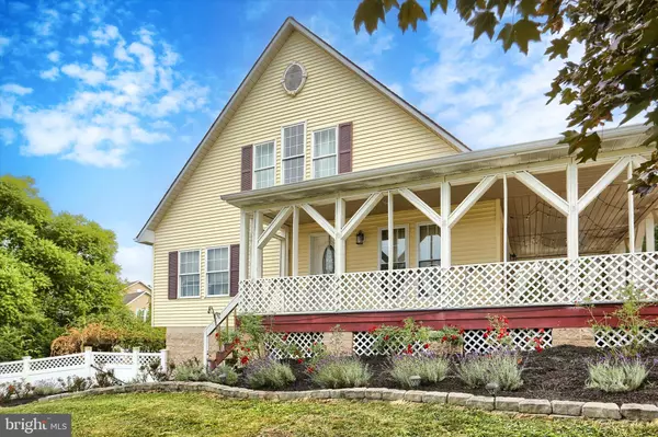 3 HITCHING POST CIR, Thomasville, PA 17364