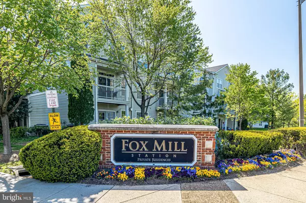 Herndon, VA 20171,13116 MARCEY CREEK RD #13116