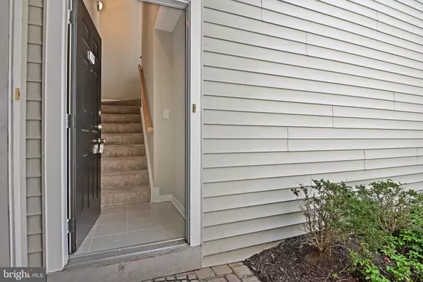 Herndon, VA 20171,13116 MARCEY CREEK RD #13116