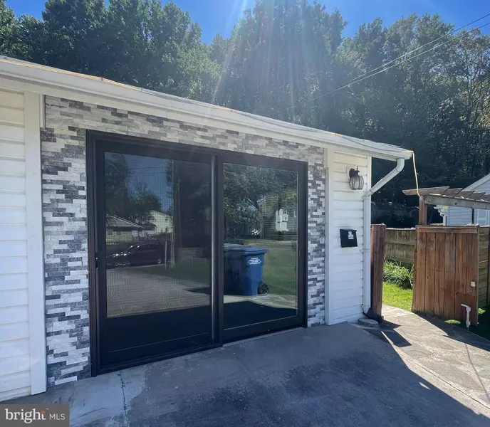 5527 HALWIS ST, Alexandria, VA 22303