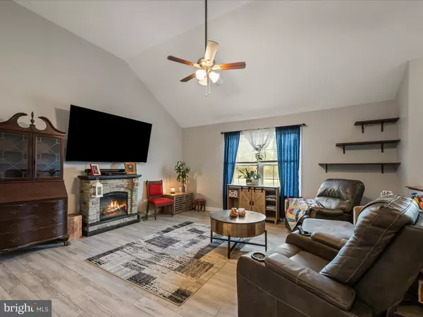 Capon Bridge, WV 26711,53 PASTURE LN