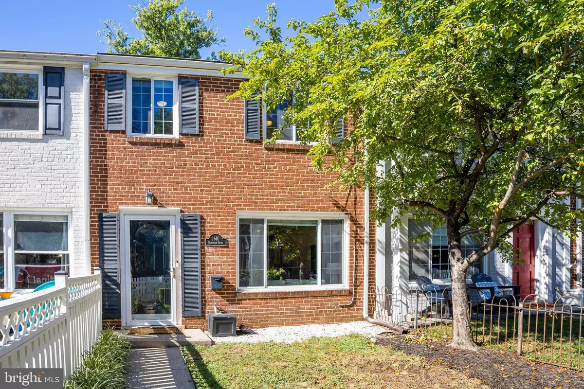 Alexandria, VA 22302,1610 DOGWOOD DR