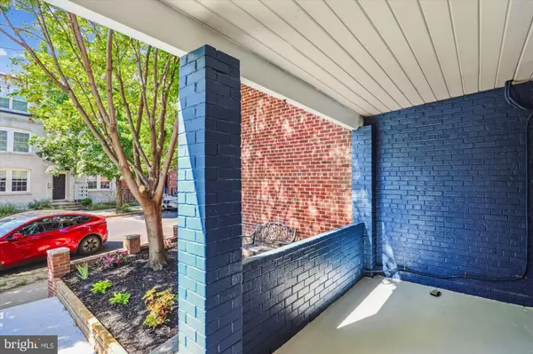 Washington, DC 20002,2018 E ST NE