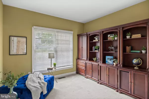 Moorestown, NJ 08057,127 OAKMONT DR