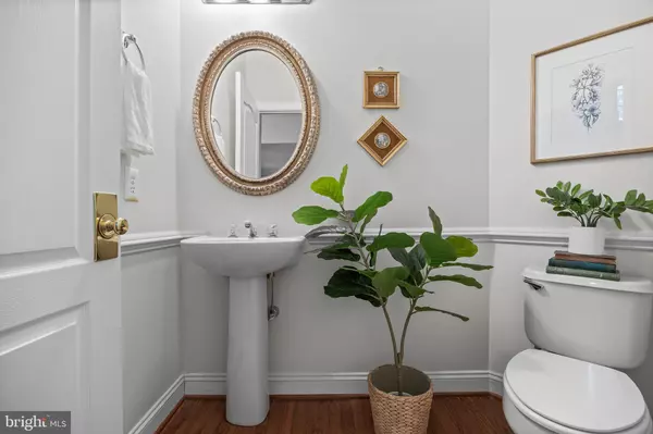 Moorestown, NJ 08057,127 OAKMONT DR