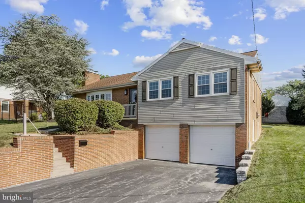 Akron, PA 17501,31 SPRINGCREST DR