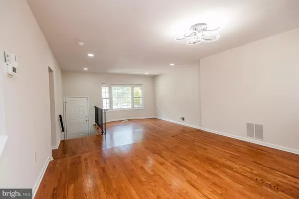 Clinton, MD 20735,11524 COSCA PARK PL