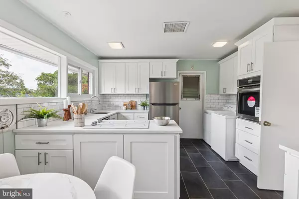 Levittown, PA 19056,28 RUST HILL RD