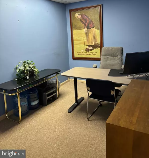 Audubon, NJ 08106,220 S WHITE HORSE PIKE #1