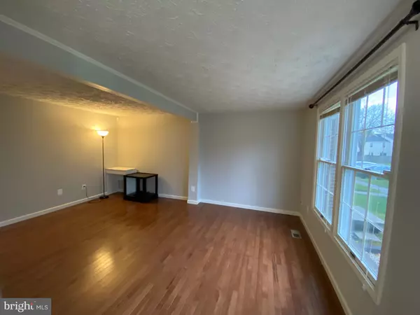 Vienna, VA 22181,9908 OAKDALE WOODS CT