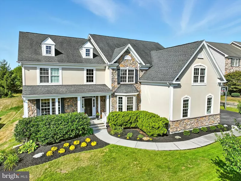 27 BELLA VISTA DR, Mechanicsburg, PA 17050