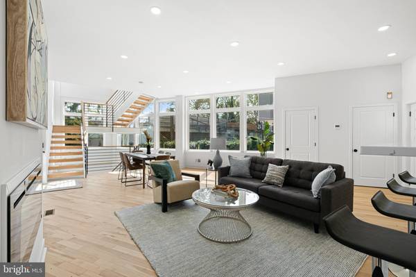 Philadelphia, PA 19143,1021 S SAINT BERNARD ST