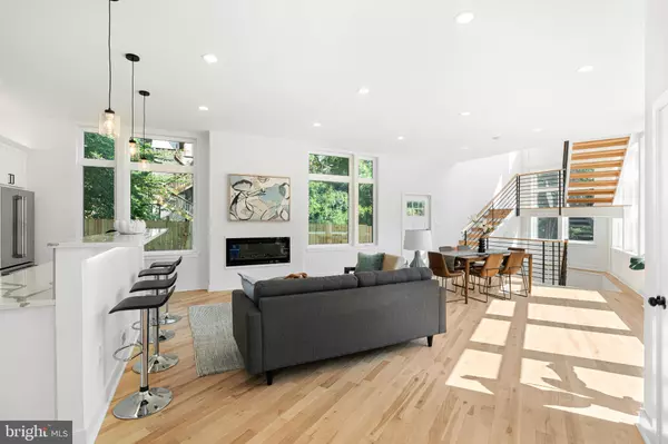 Philadelphia, PA 19143,1021 S SAINT BERNARD ST