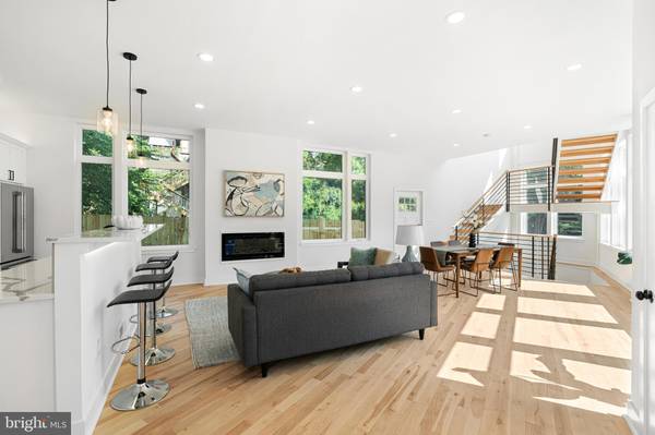 Philadelphia, PA 19143,1021 S SAINT BERNARD ST