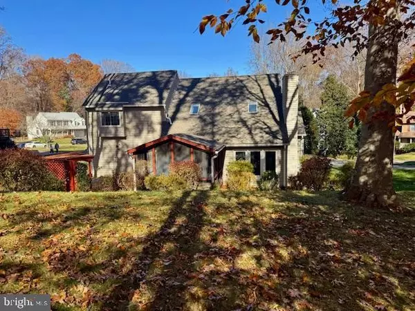 Fairfax Station, VA 22039,7921 OAK HOLLOW LN