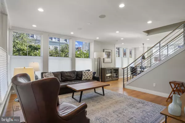 Alexandria, VA 22314,325 N N. COLUMBUS ST