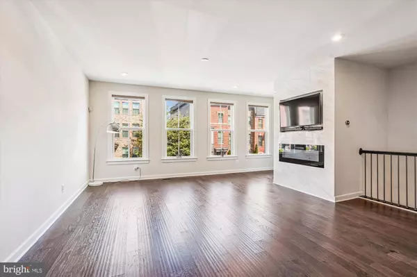 Fairfax, VA 22031,9267 WOOD VIOLET CT