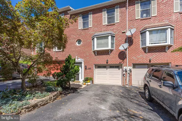 Whitehall, PA 18052,1885 REDWOOD DR