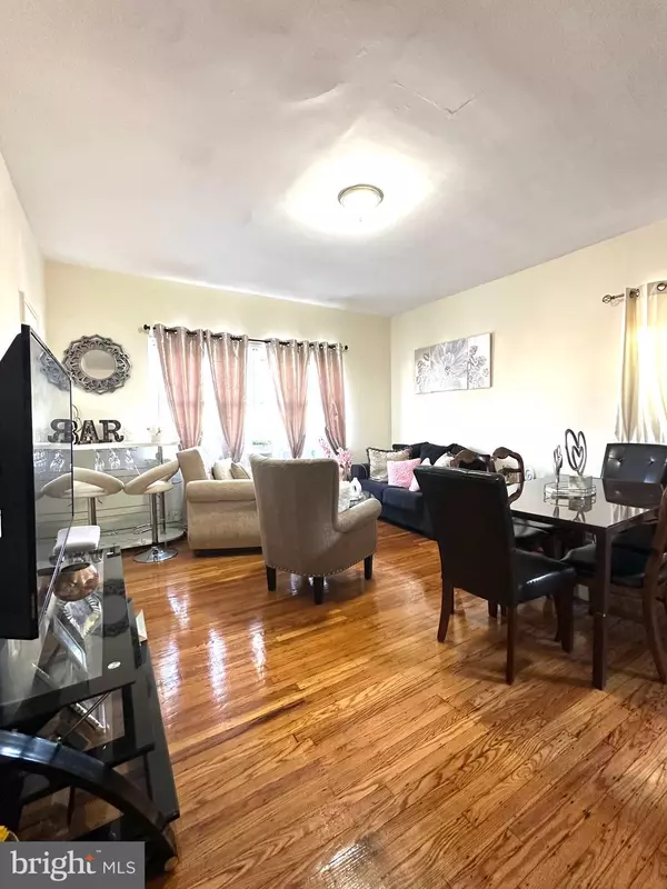 Philadelphia, PA 19120,5832 N MASCHER ST