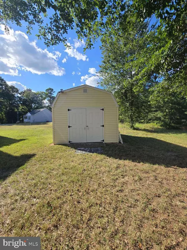 Blades, DE 19973,404 SUMMIT DR