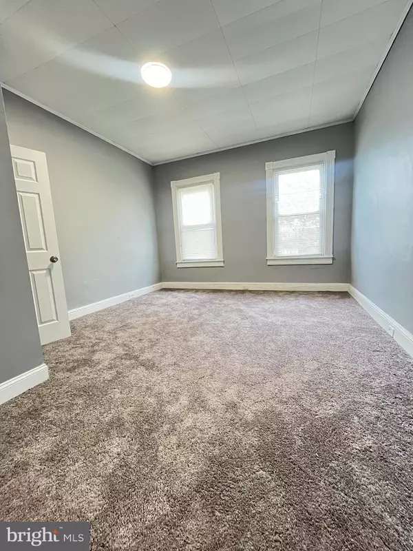 Baltimore, MD 21205,639 N KENWOOD AVE