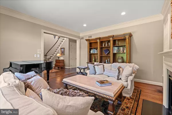 Bethesda, MD 20817,6704 HONESTY DR