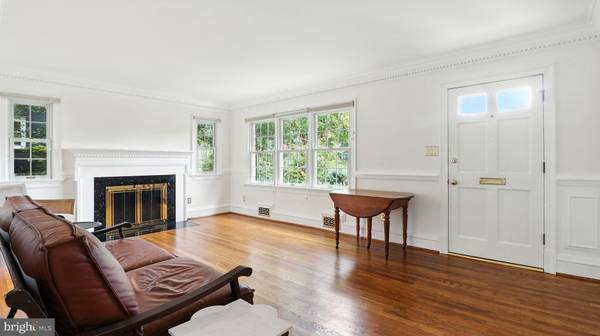 Alexandria, VA 22308,913 CROTON DR