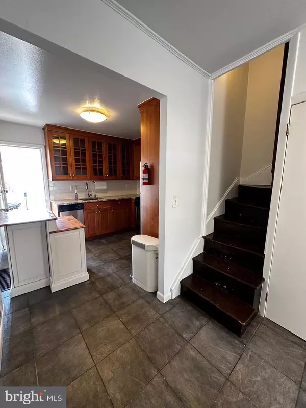 Philadelphia, PA 19147,810 S HOWARD ST