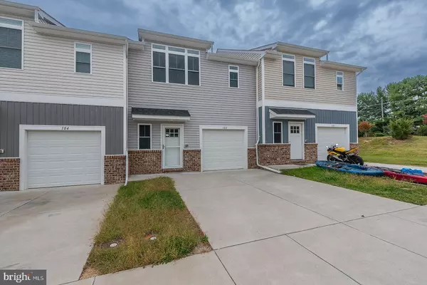Winchester, VA 22602,102 CORALYROSE CT