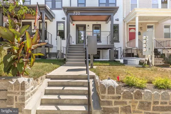 Washington, DC 20010,722 KENYON ST NW #3