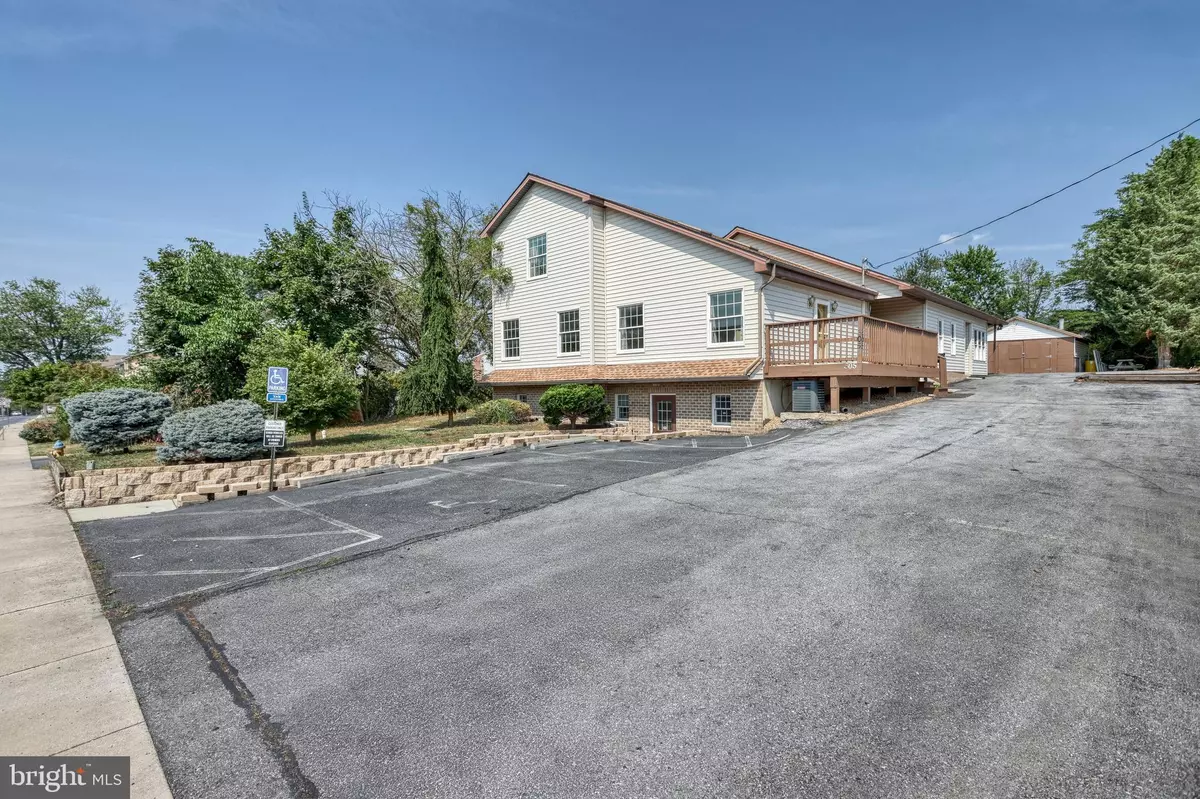 Enola, PA 17025,305 W SHADY LN