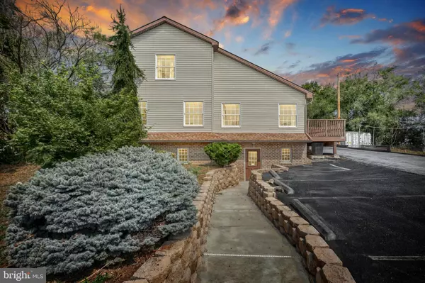 Enola, PA 17025,305 W SHADY LN