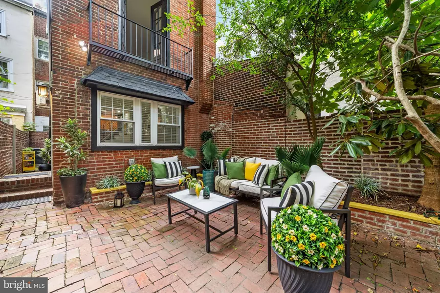 321 S FAWN ST, Philadelphia, PA 19107