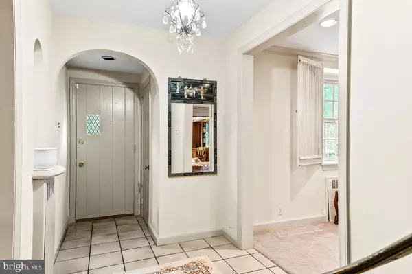 Elkins Park, PA 19027,632 FOXCROFT RD