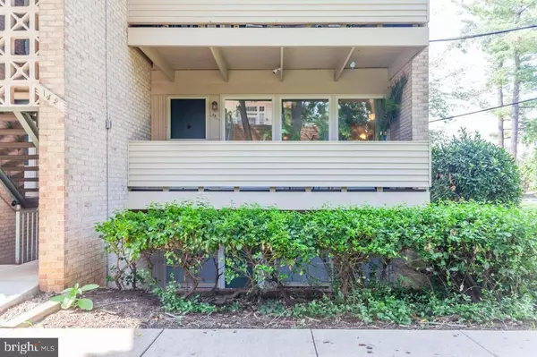 Falls Church, VA 22046,142 BIRCH ST #B6