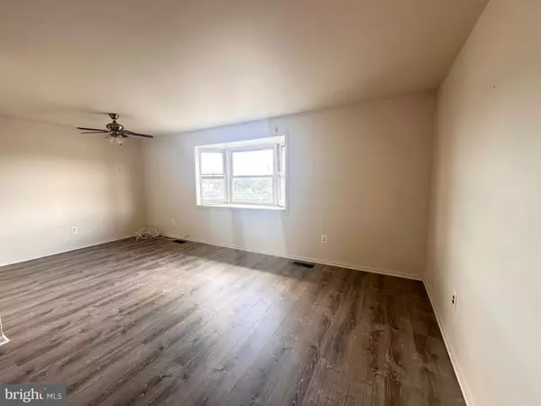 Philadelphia, PA 19116,10214 BUSTLETON AVE #B