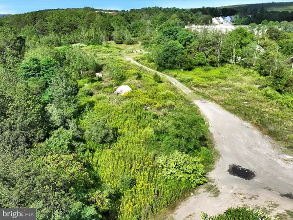 Delano, PA 18220,144 LAKESIDE AVE