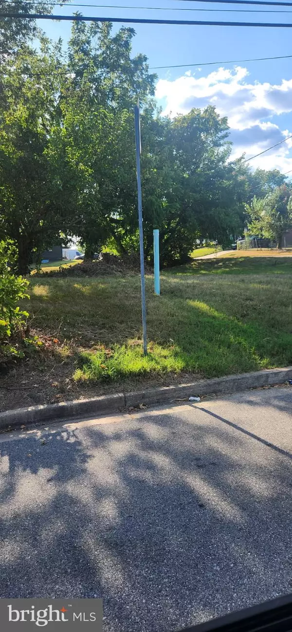922 CEDAR HEIGHTS DR, Capitol Heights, MD 20743