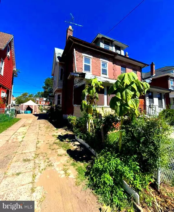 228 TIOGA ST, Trenton, NJ 08609