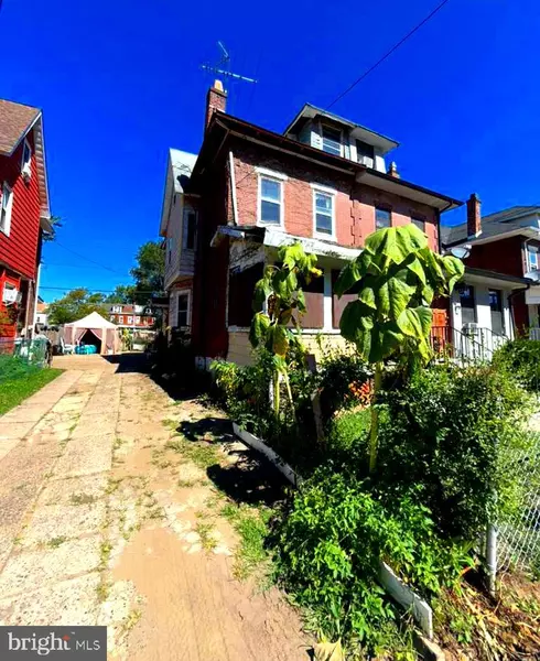 228 TIOGA ST, Trenton, NJ 08609