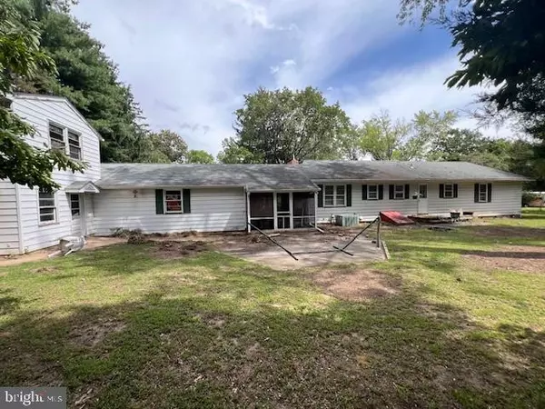 Beverly, NJ 08010,1121 PERKINS LN