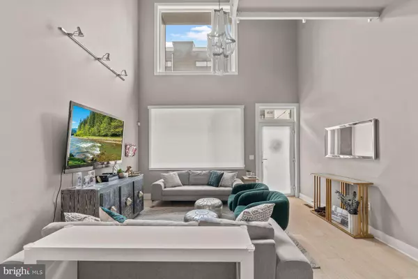 Philadelphia, PA 19123,1124-34 N AMERICAN ST #8