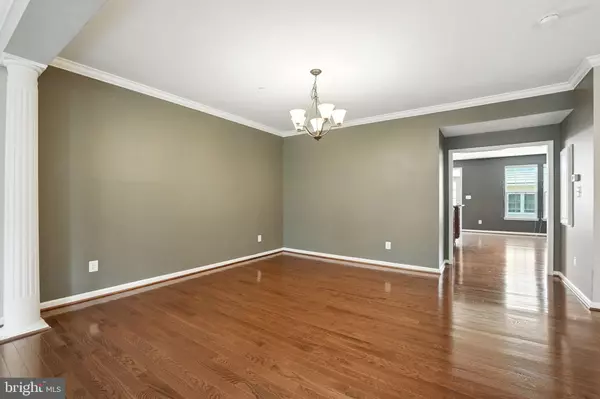 Herndon, VA 20171,13682 ENDEAVOUR DR #19D